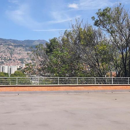 Apartamento Cerca A Plaza Mayor Medellín Eksteriør billede