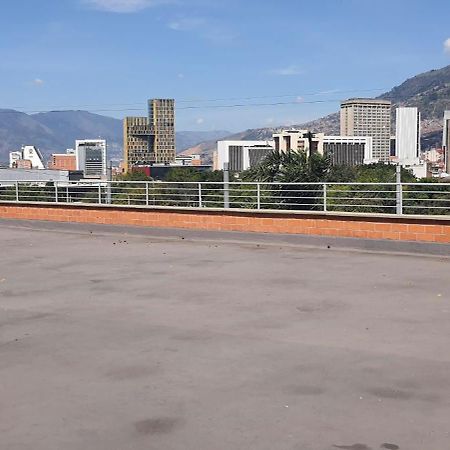 Apartamento Cerca A Plaza Mayor Medellín Eksteriør billede